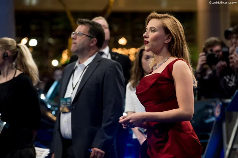 Scarlett Johansson photo 18 of 2617