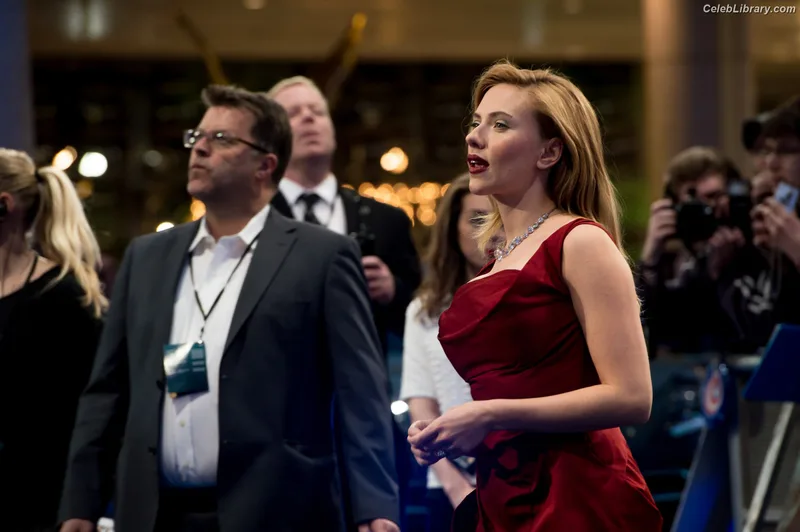 Scarlett Johansson photo 19 of 2617
