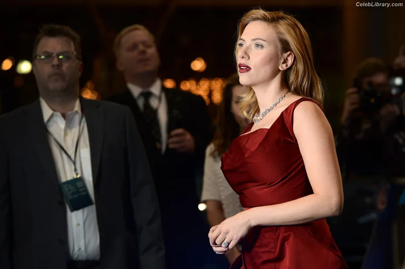 Scarlett Johansson photo 22 of 2617