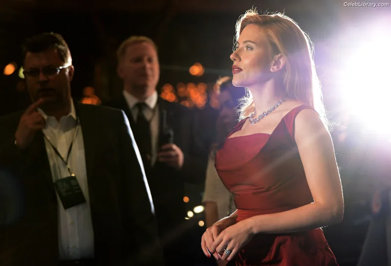 Scarlett Johansson photo 1 of 2617