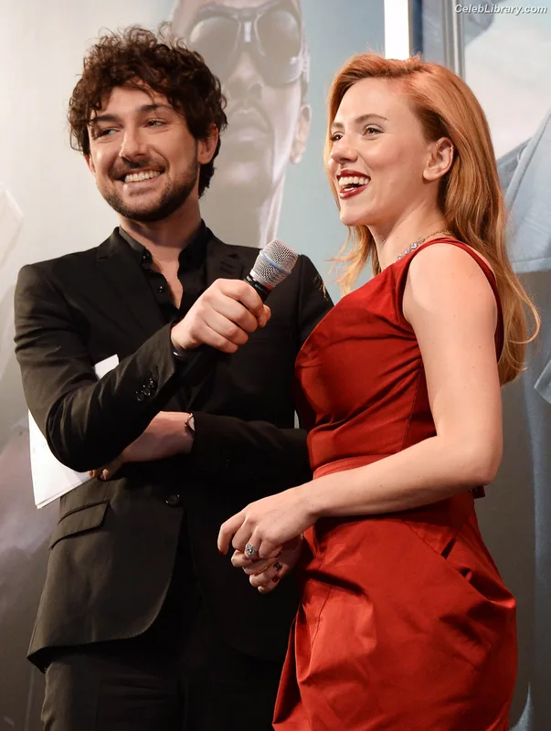 Scarlett Johansson photo 16 of 2617