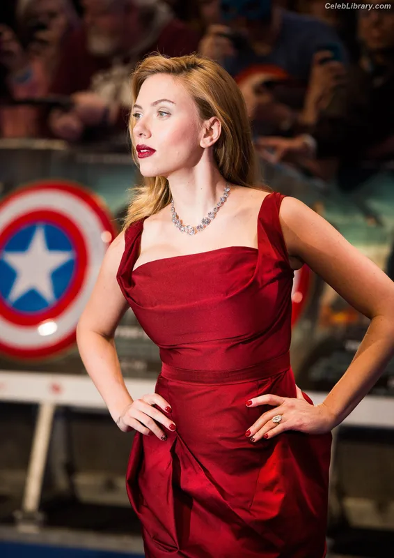 Scarlett Johansson photo 20 of 2617