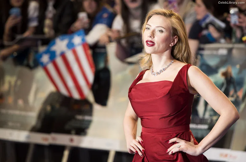 Scarlett Johansson photo 6 of 2617