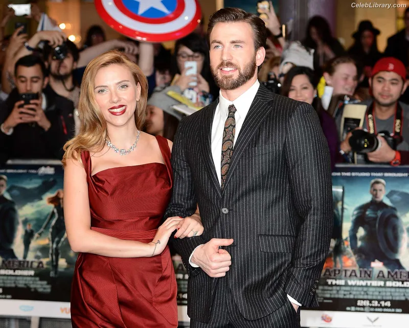 Scarlett Johansson photo 7 of 2617