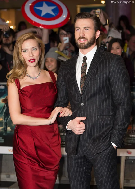 Scarlett Johansson photo 8 of 2617