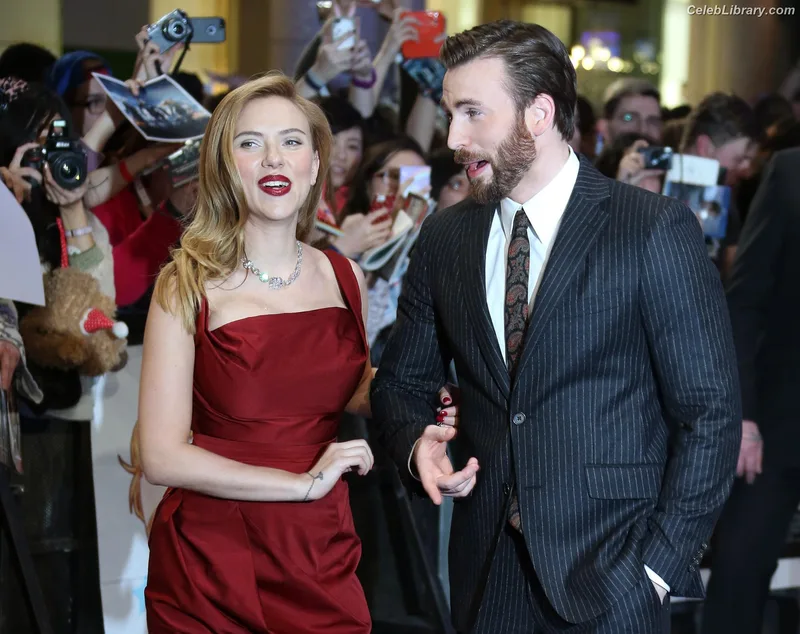 Scarlett Johansson photo 9 of 2617
