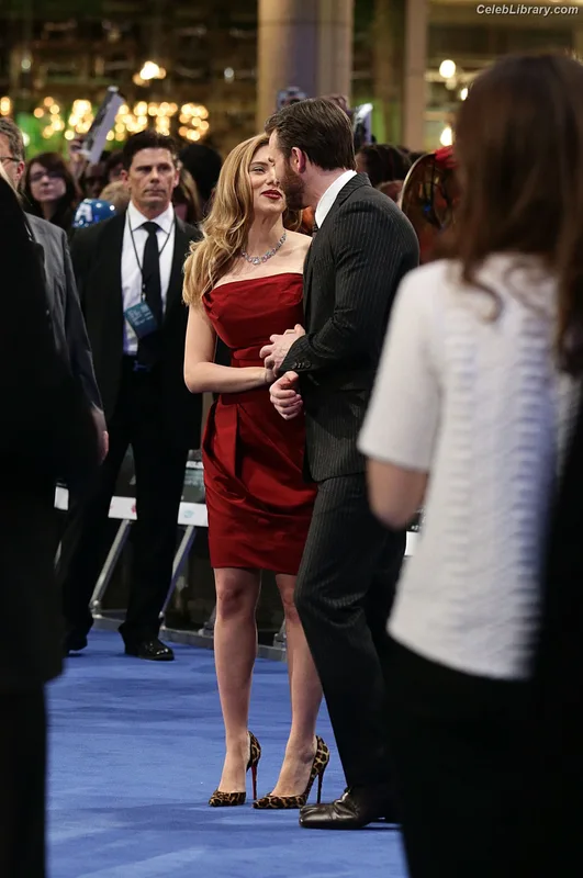 Scarlett Johansson photo 13 of 2617