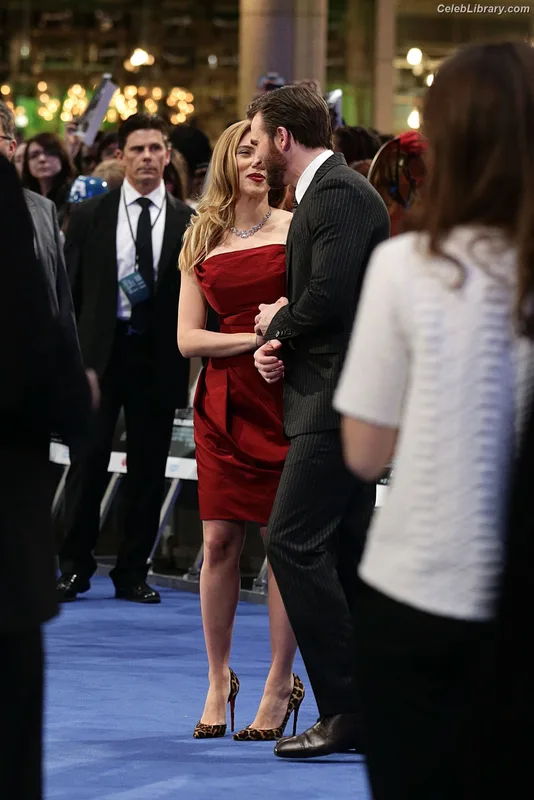 Scarlett Johansson photo 14 of 2617