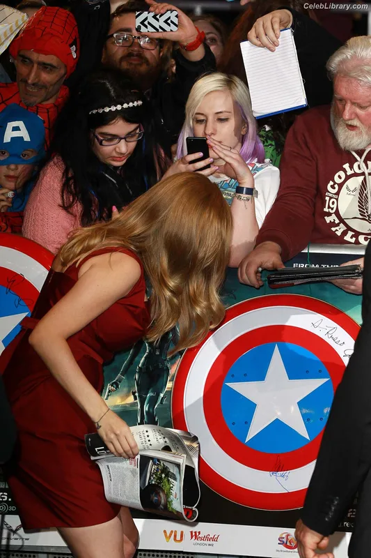 Scarlett Johansson photo 17 of 2617