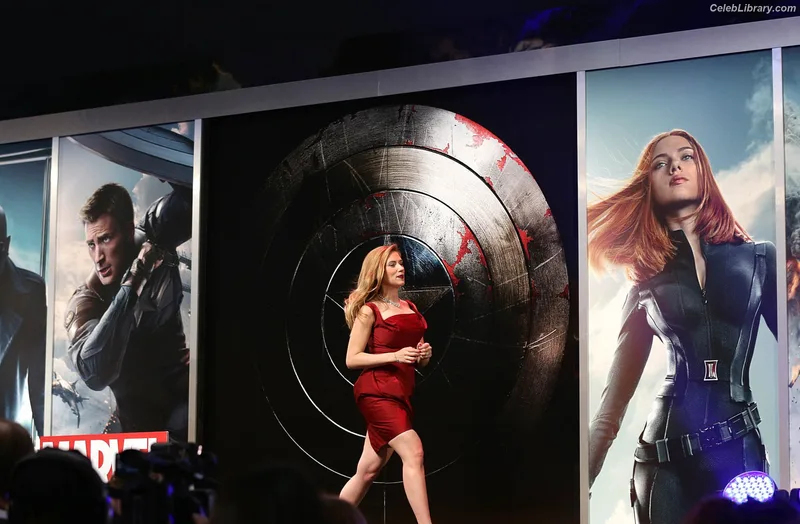 Scarlett Johansson photo 23 of 2617