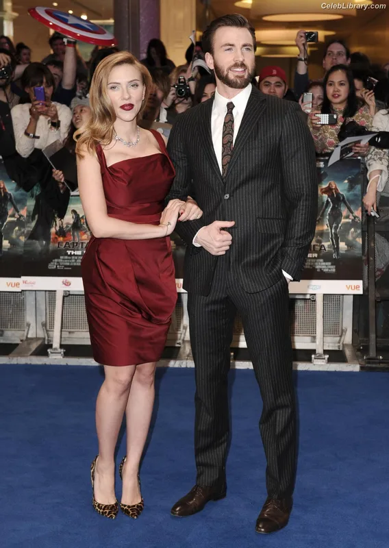 Scarlett Johansson photo 23 of 2617