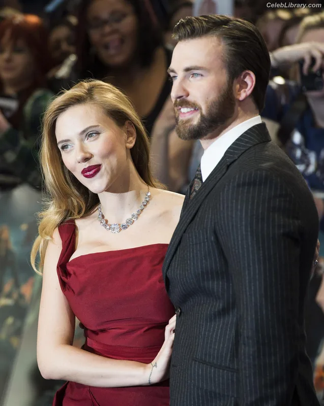 Scarlett Johansson photo 6 of 2617