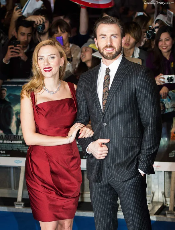 Scarlett Johansson photo 6 of 2617