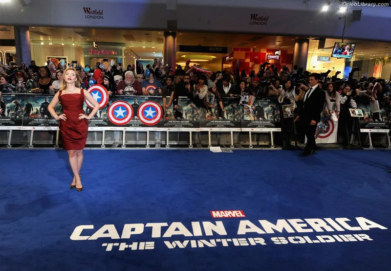Scarlett Johansson photo 4 of 2617
