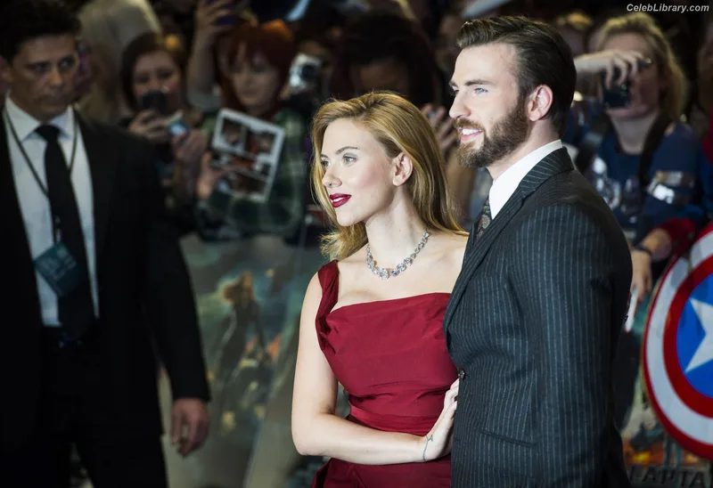 Scarlett Johansson photo 22 of 2617