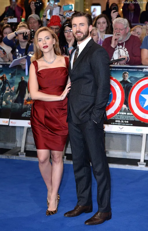 Scarlett Johansson photo 7 of 2617