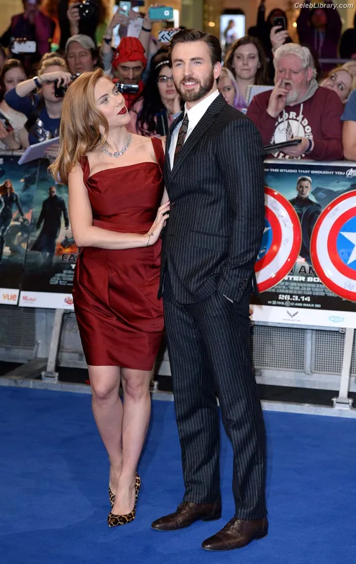 Scarlett Johansson photo 8 of 2617