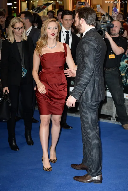 Scarlett Johansson photo 11 of 2617