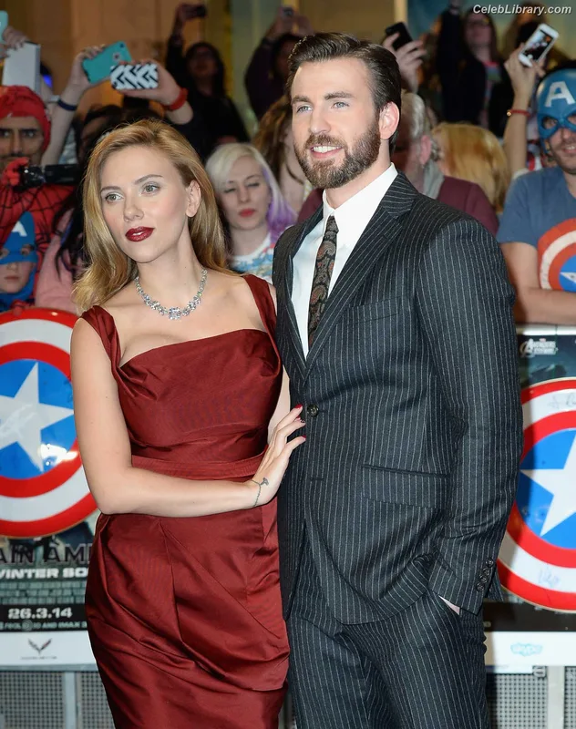 Scarlett Johansson photo 21 of 2617