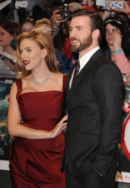 Scarlett Johansson photo 24 of 2617