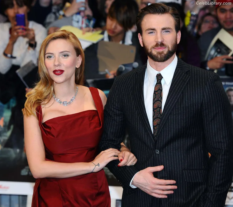 Scarlett Johansson photo 5 of 2617
