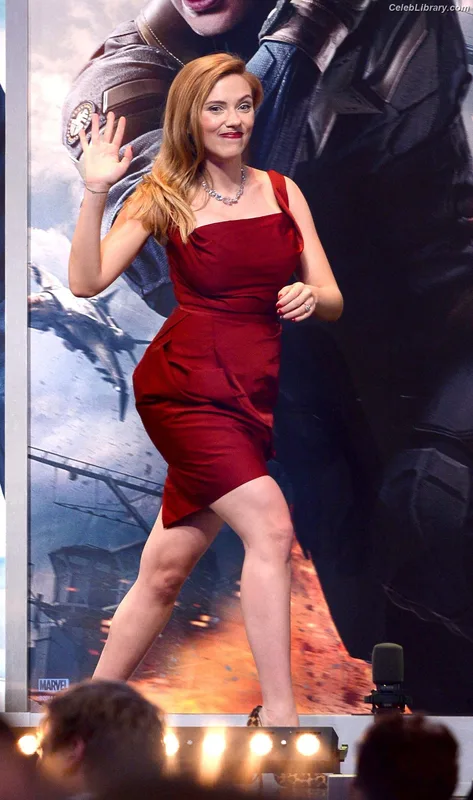 Scarlett Johansson photo 11 of 2617
