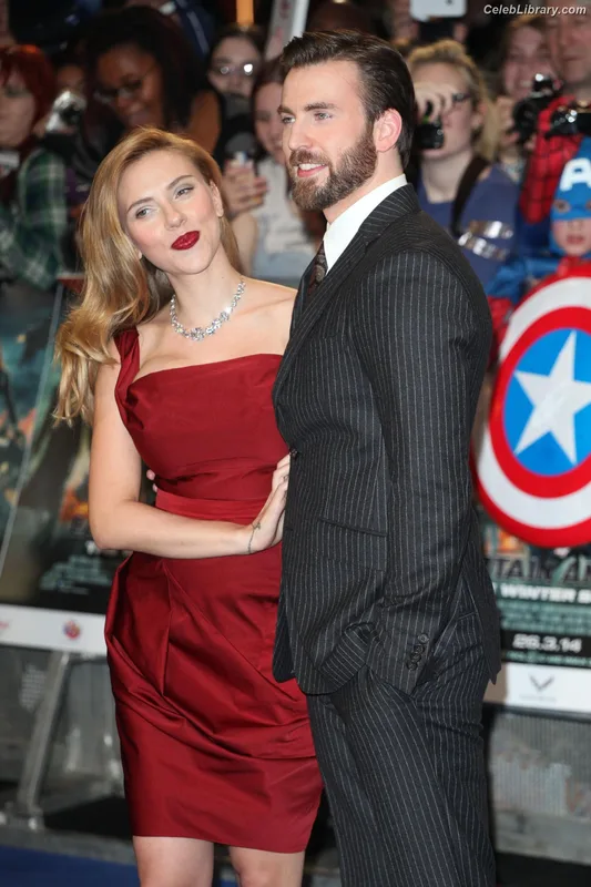 Scarlett Johansson photo 10 of 2617