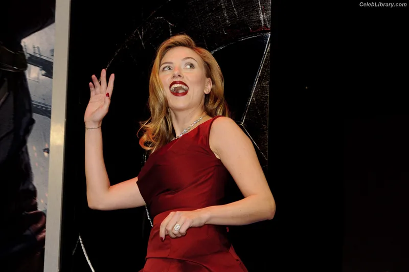 Scarlett Johansson photo 20 of 2617