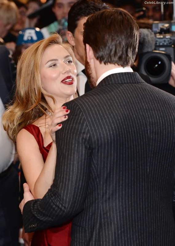 Scarlett Johansson photo 4 of 2617