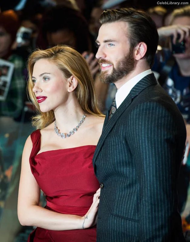 Scarlett Johansson photo 1 of 2617