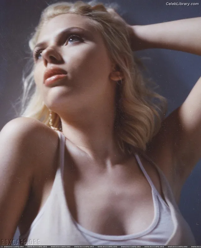 Scarlett Johansson photo 9 of 2617