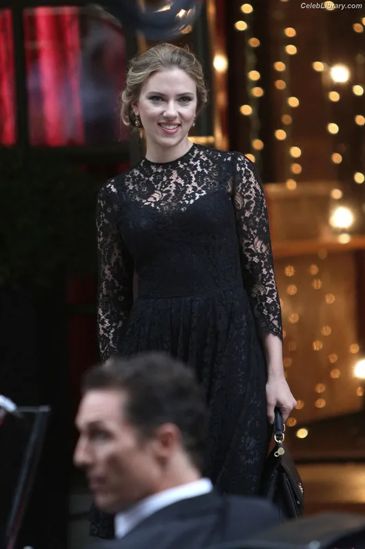 Scarlett Johansson photo 1 of 2617