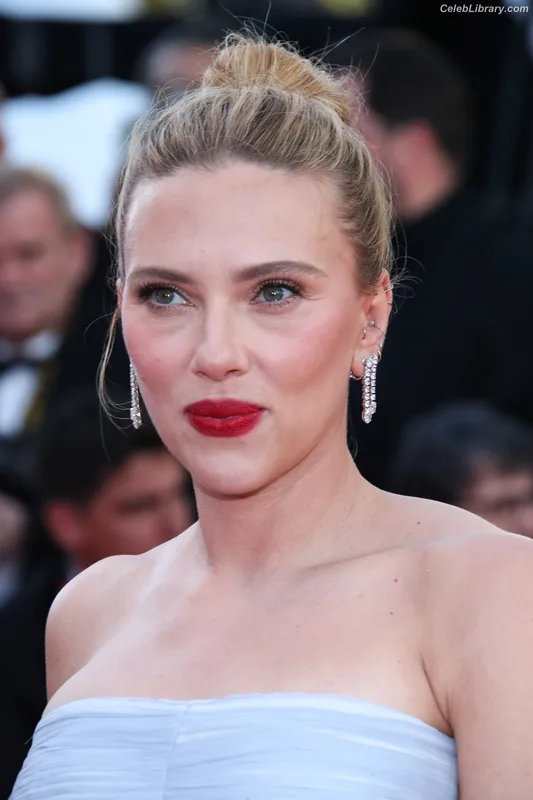 Scarlett Johansson photo 16 of 2617