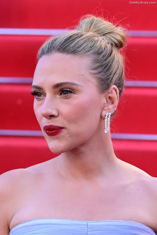 Scarlett Johansson photo 6 of 2617