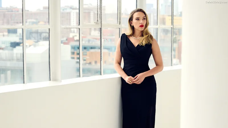 Scarlett Johansson photo 8 of 2617