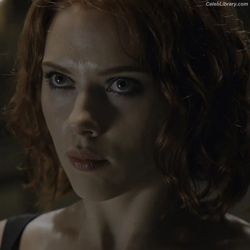 Scarlett Johansson photo 17 of 2617