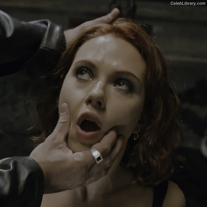 Scarlett Johansson photo 18 of 2617