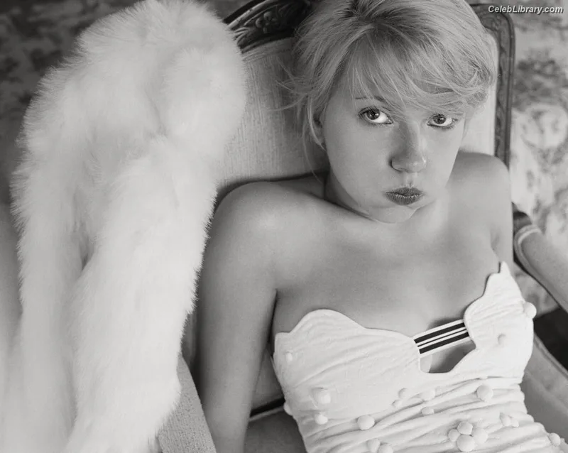 Scarlett Johansson photo 16 of 2617