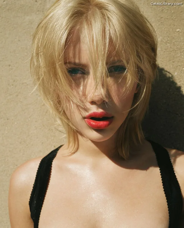 Scarlett Johansson photo 4 of 2617