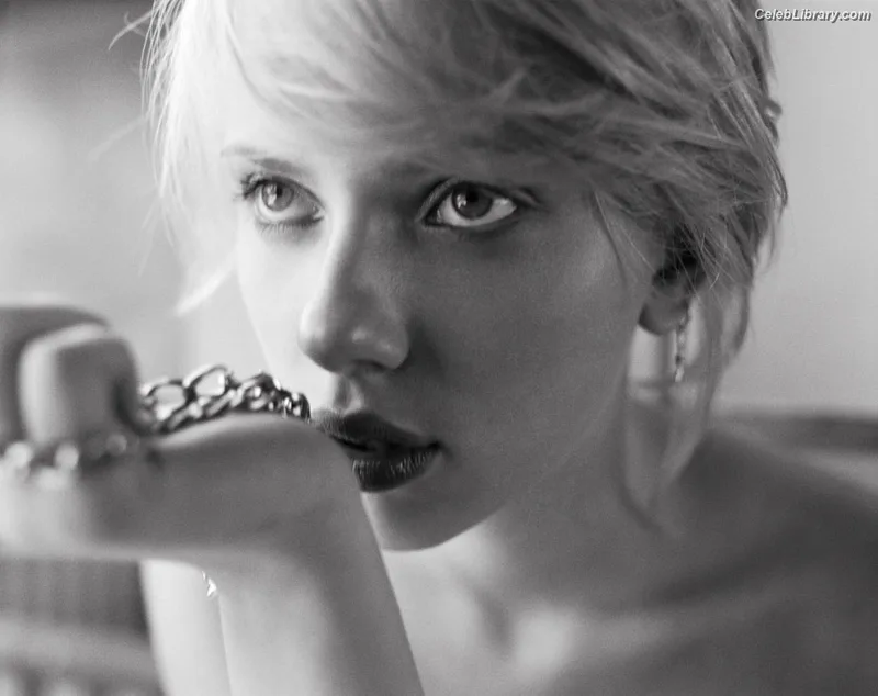 Scarlett Johansson photo 19 of 2617