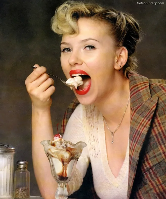 Scarlett Johansson photo 21 of 2617