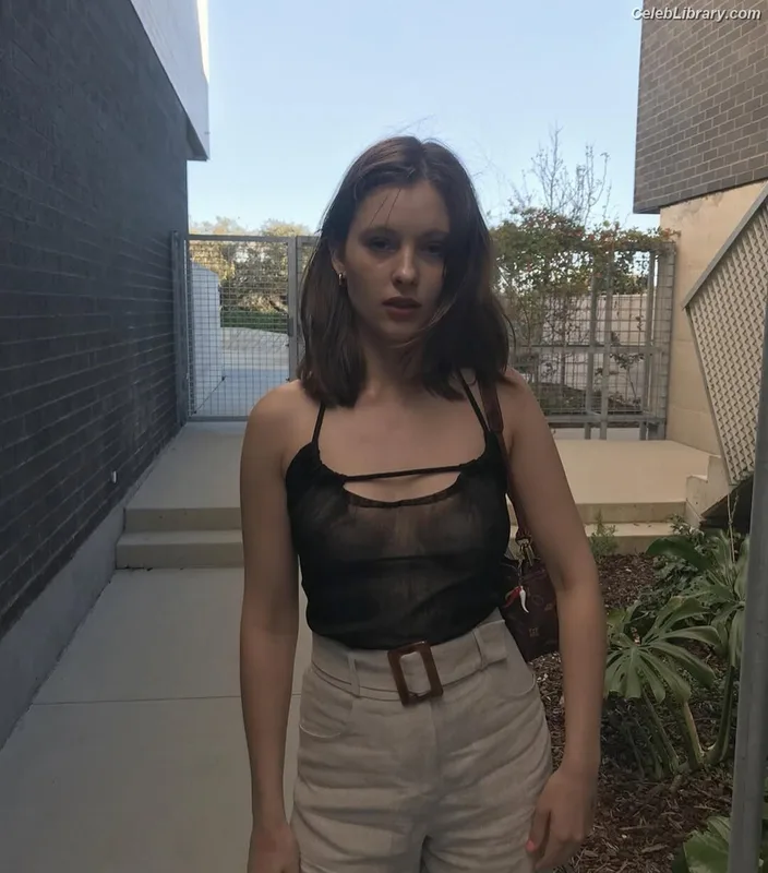 Scarlett Stevens photo 18 of 22