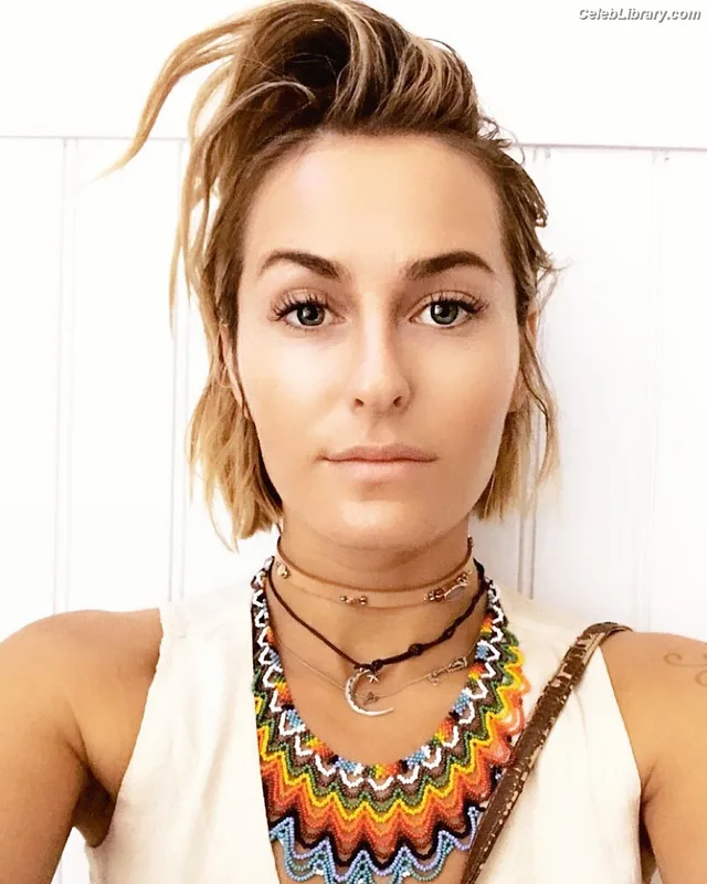 Scout Taylor-Compton photo 22 of 83