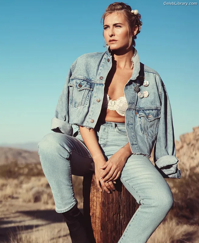 Scout Taylor-Compton photo 1 of 83
