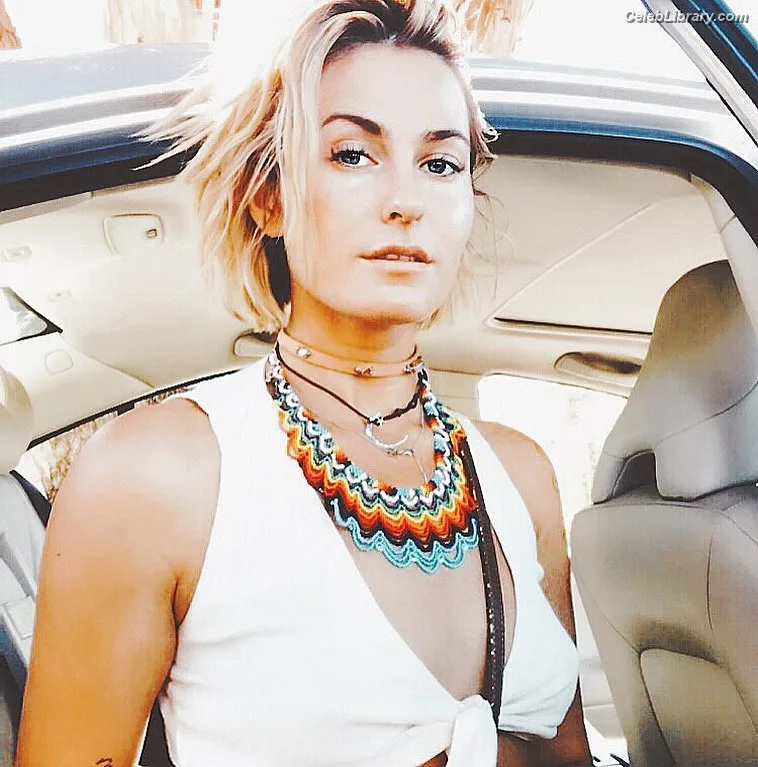 Scout Taylor-Compton photo 9 of 83