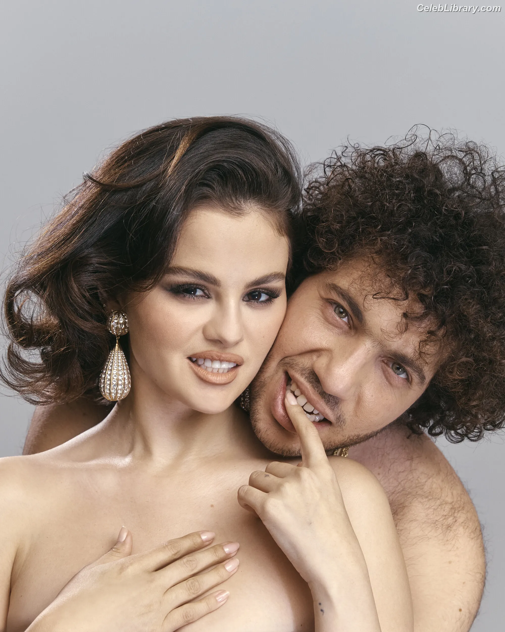 Selena Gomez photo 11 of 3542