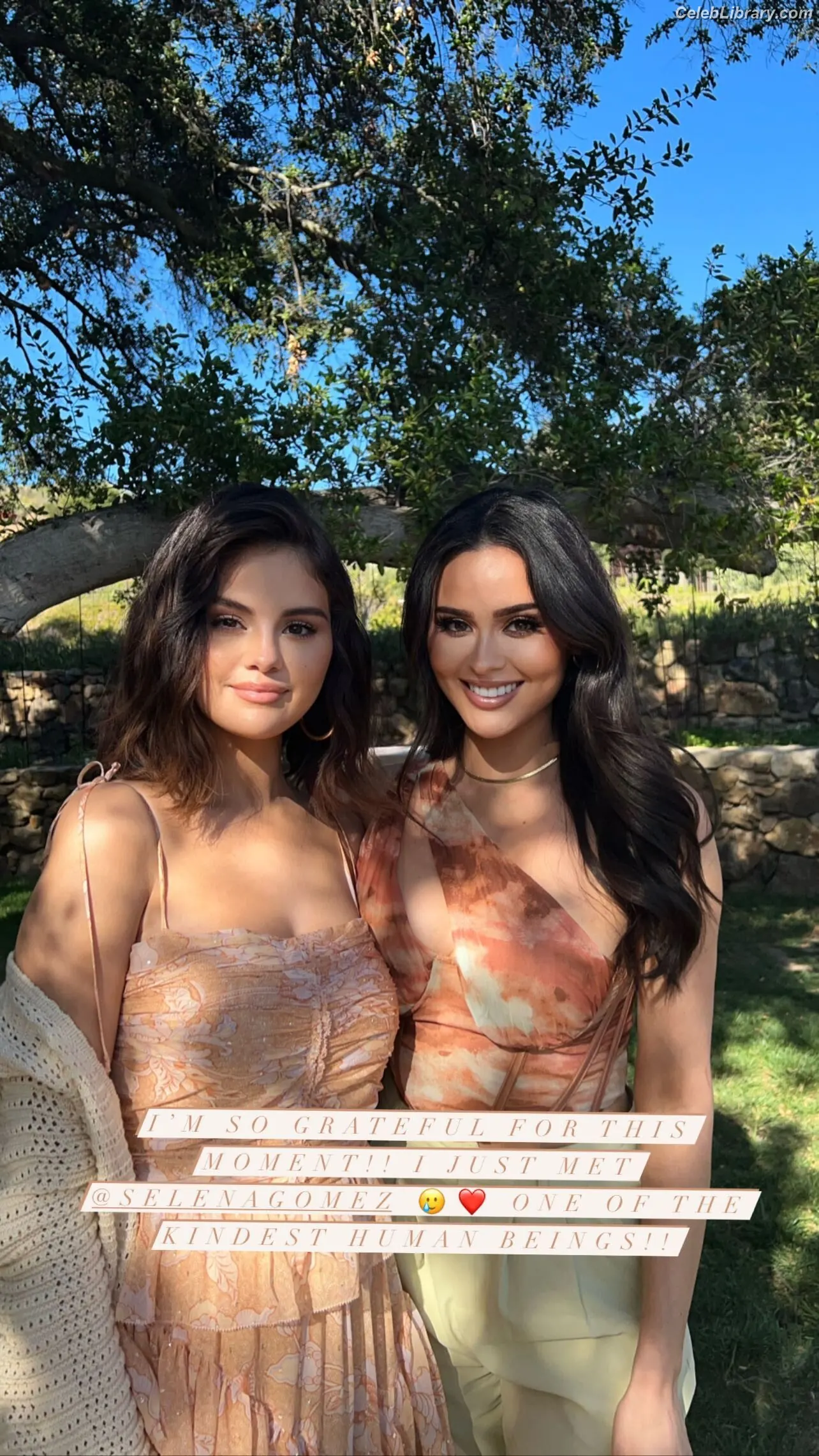 Selena Gomez photo 7 of 3542