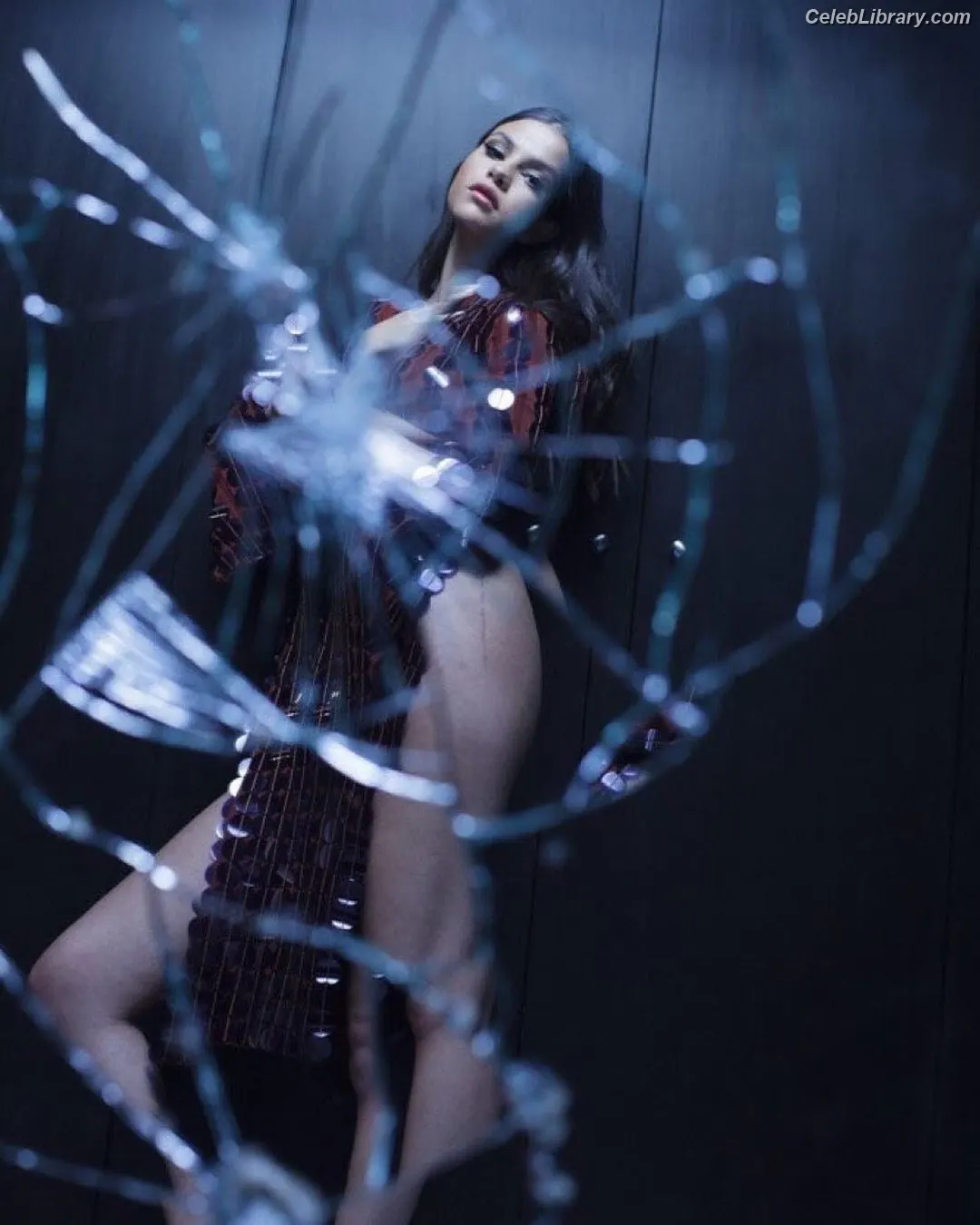 Selena Gomez photo 19 of 3542