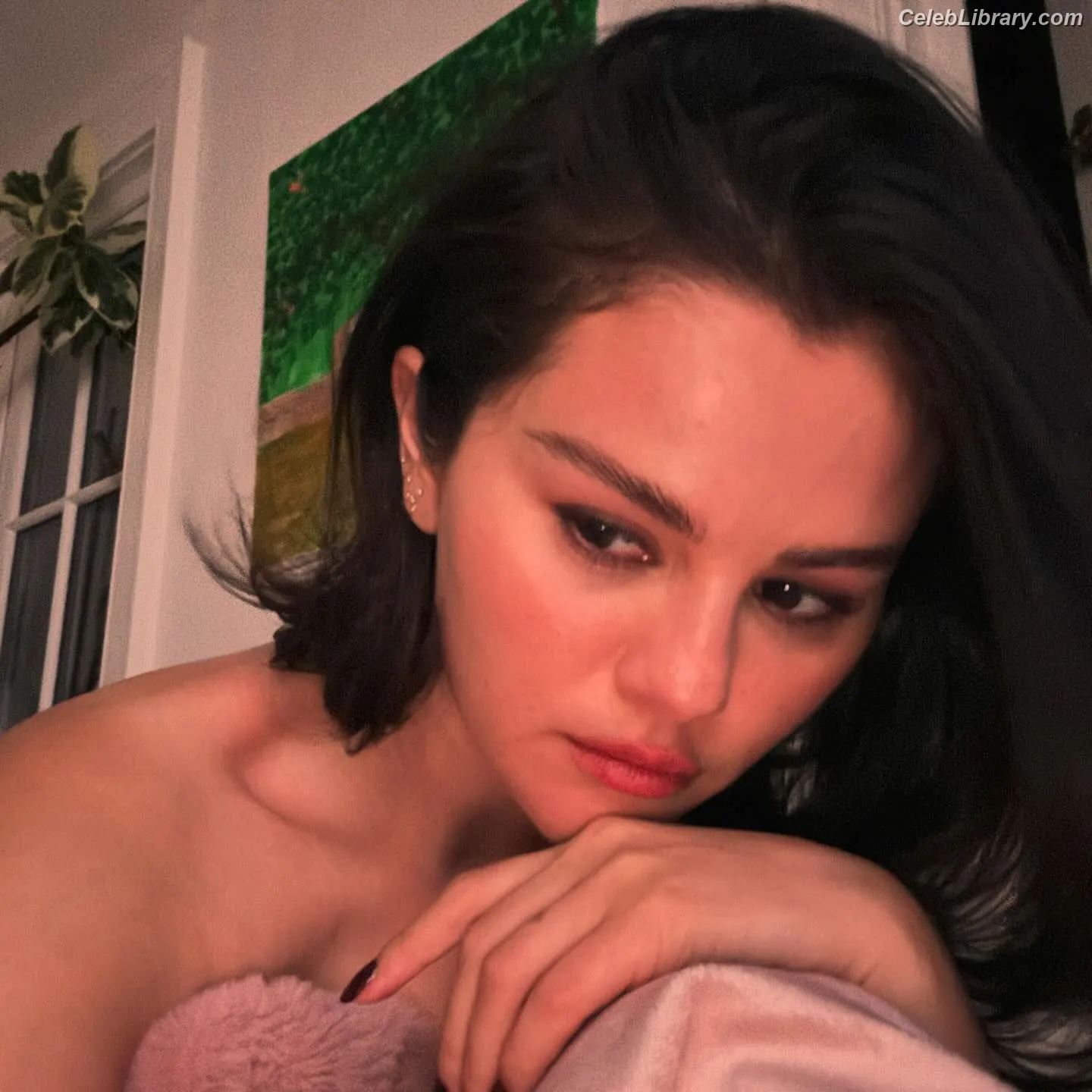 Selena Gomez photo 6 of 3542