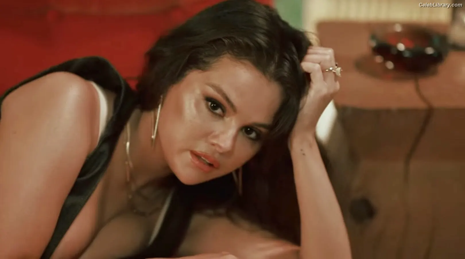 Selena Gomez photo 23 of 3542